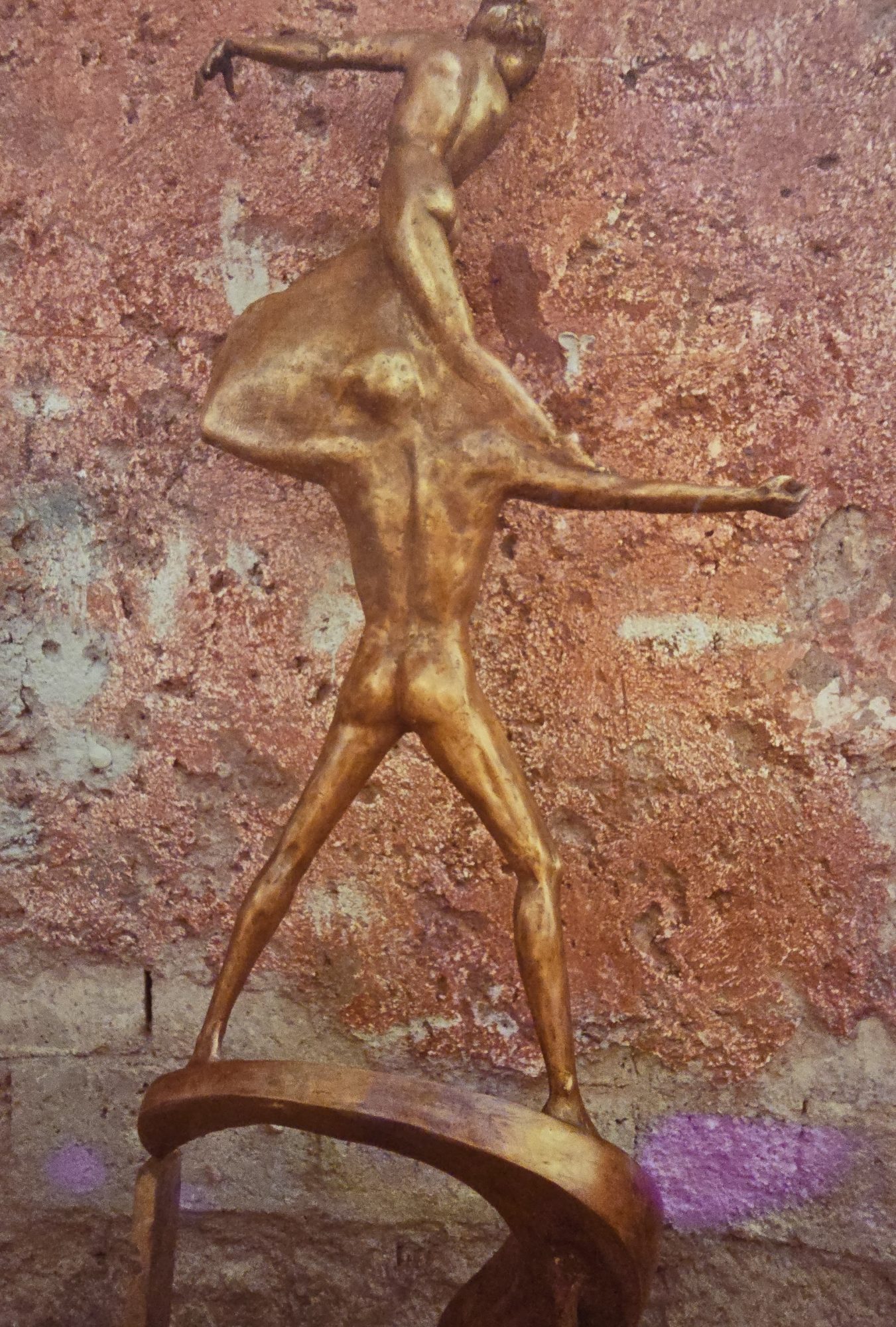 Scultura in bronzo Acrobati di Klirò realizzata in bronzo
