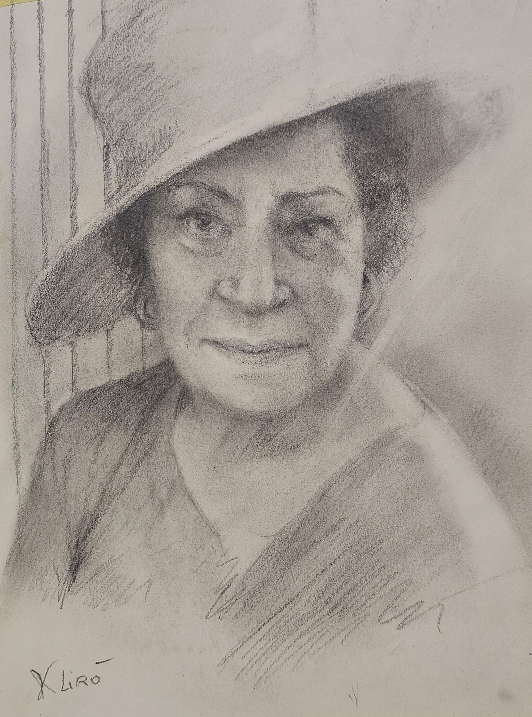 Ritratto a matita di Klirò raffigurante signora con cappello