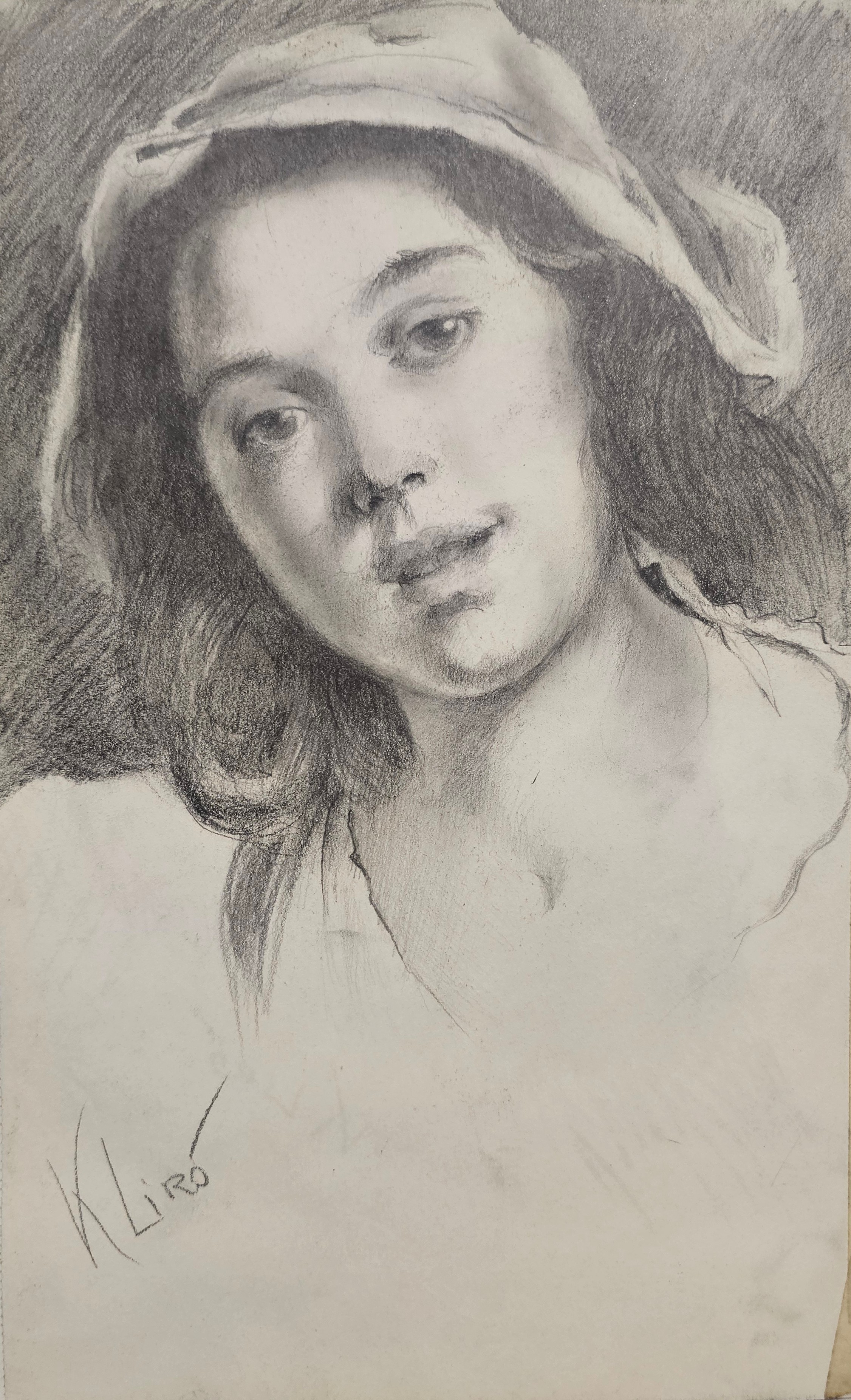 Disegno a grafite di Klirò raffigurante volto di bambina con cappello