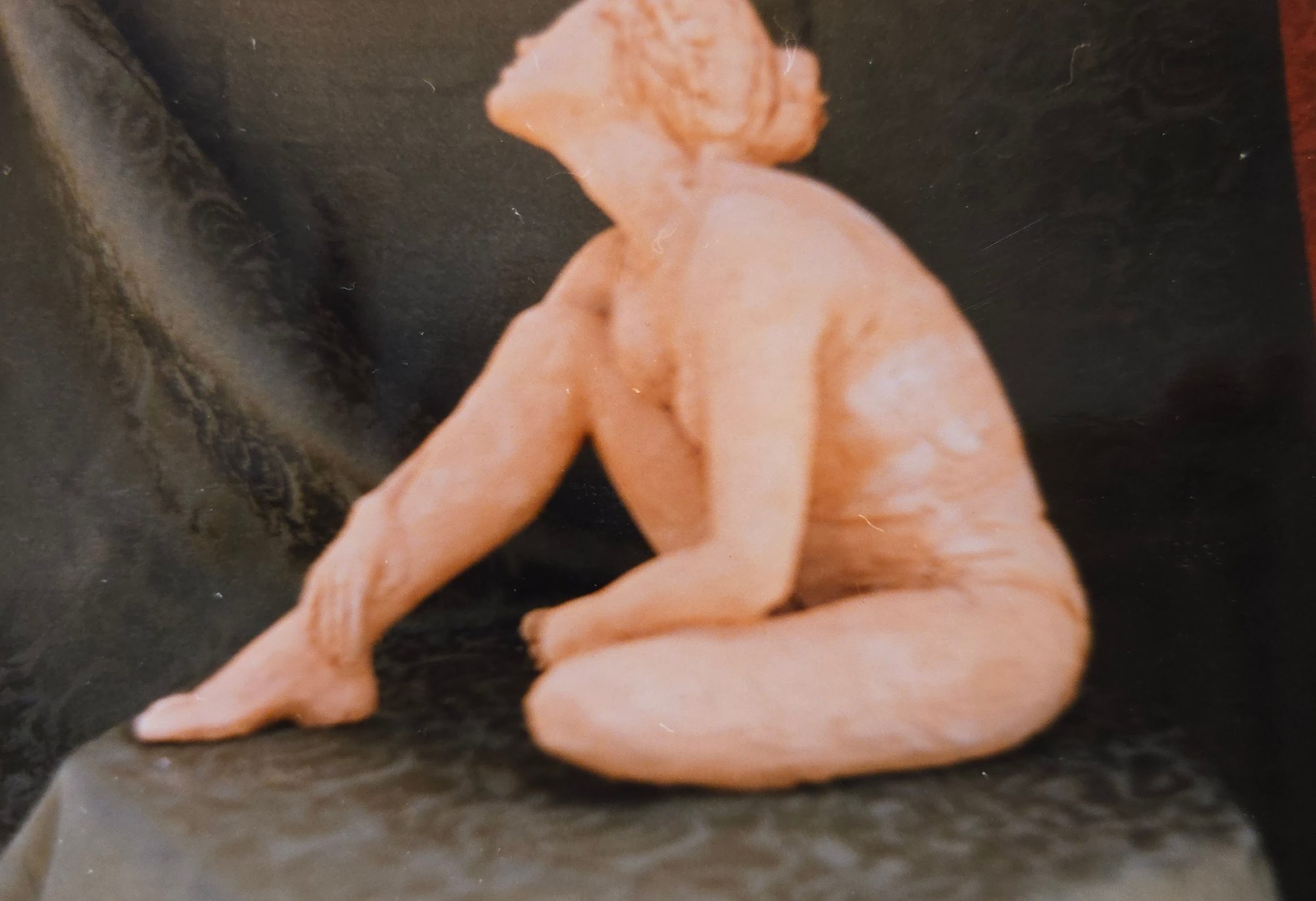 Scultura in terracotta La Ginnasta di Klirò